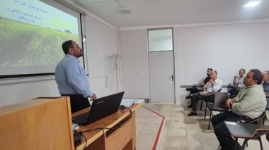 نشست آموزشی ویژه واحدهای تولید بذر استان زنجان با تمرکز بر نظام جدید شناسه بارکددار