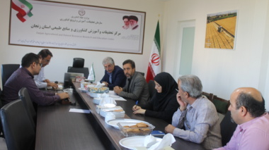 چهارمین جلسه شورای رشد مرکز با موضوع بررسی درخواست استقرار وانتقال ۴ واحد فناور در مرکز تحقیقات برگزار شد
